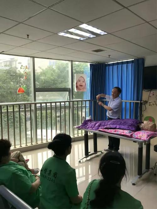 规范双手，传递温暖——记一次陪护员专项技能培训